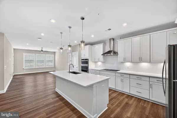 $545,000 | 21630 Hawksbill High Circle, Unit 405, Sterling, VA 20164