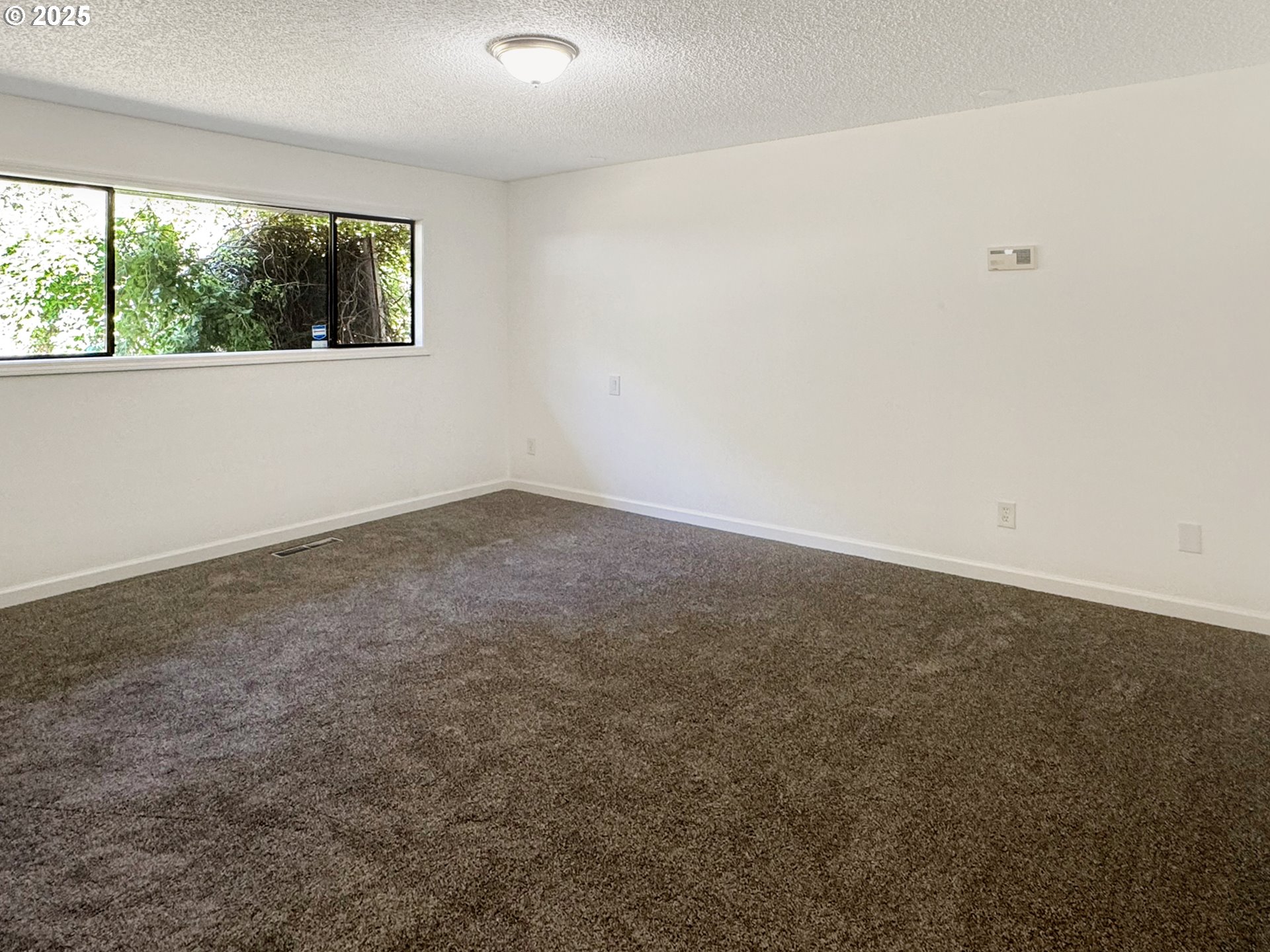 7510 Southeast Barbara Welch Road Portland, OR 97236 - Photo 9 of 33 Gallery Image 9