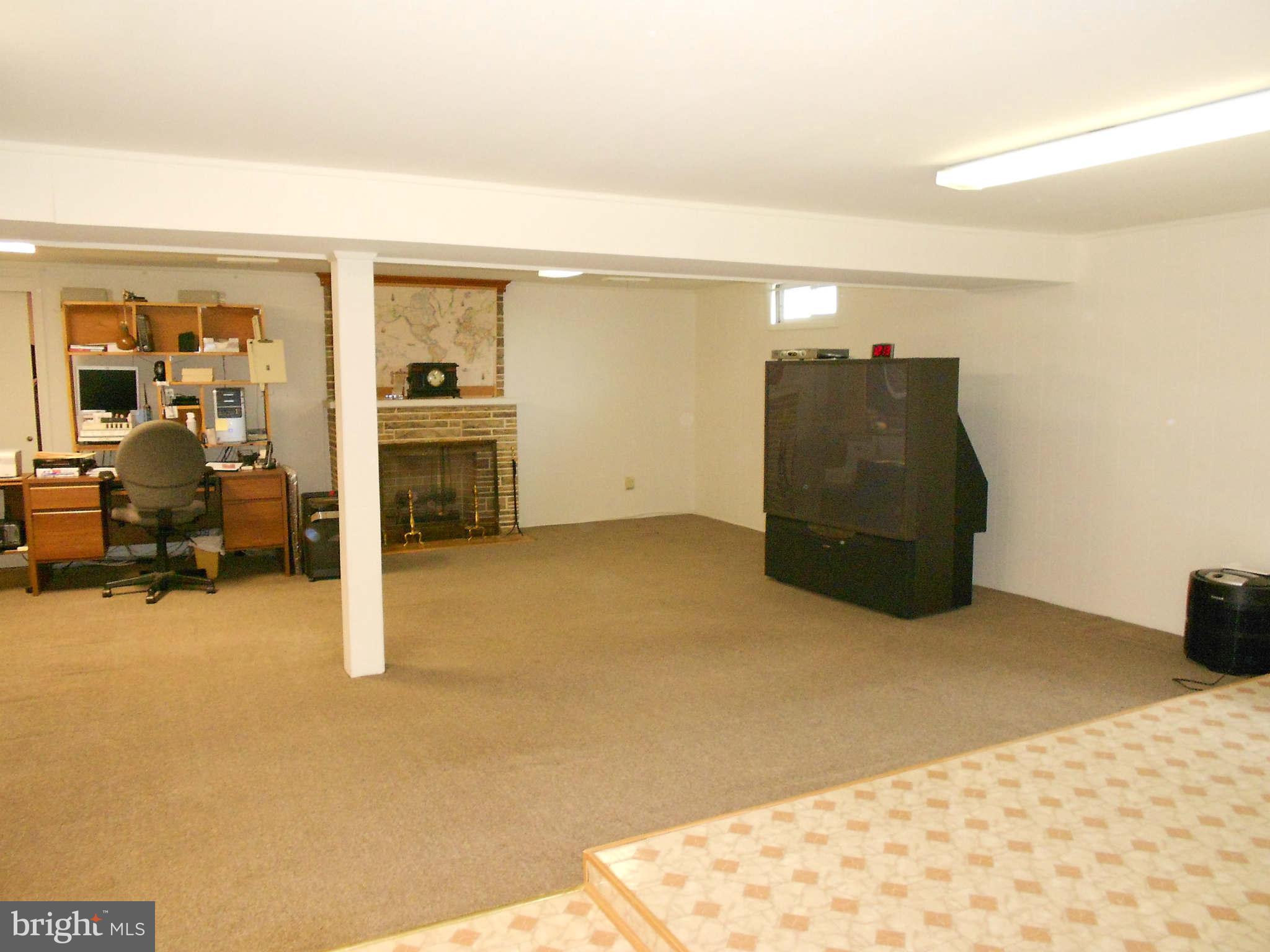 3701 Vega Road Randallstown, MD 21133 - Photo 17 of 28 Family Room