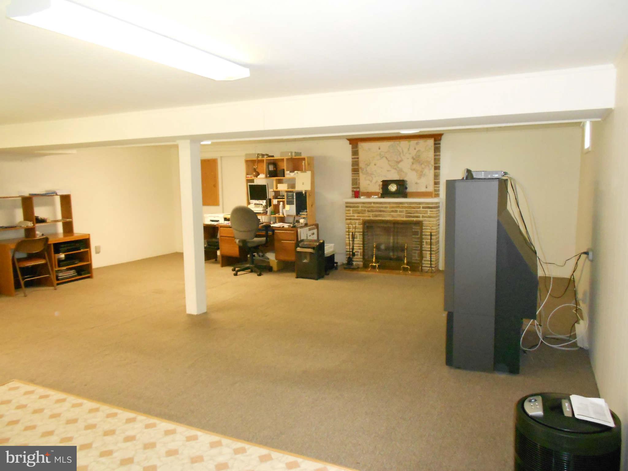 3701 Vega Road Randallstown, MD 21133 - Photo 18 of 28 Family Room