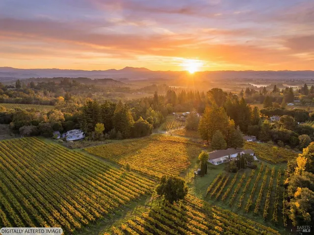 $875,000 | 5555 Rio Vida Lane, Sebastopol, CA 95472