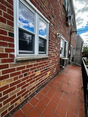 $3,400 | 25-59 46th Street, Unit 2 | Astoria