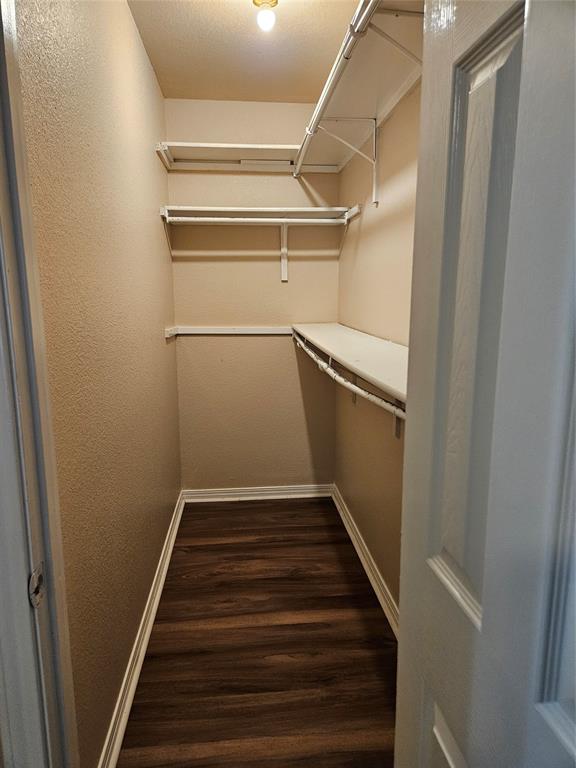 225 East Craven Avenue Lacy-Lakeview, TX 76705 - Photo 4 of 11 a view of entryway