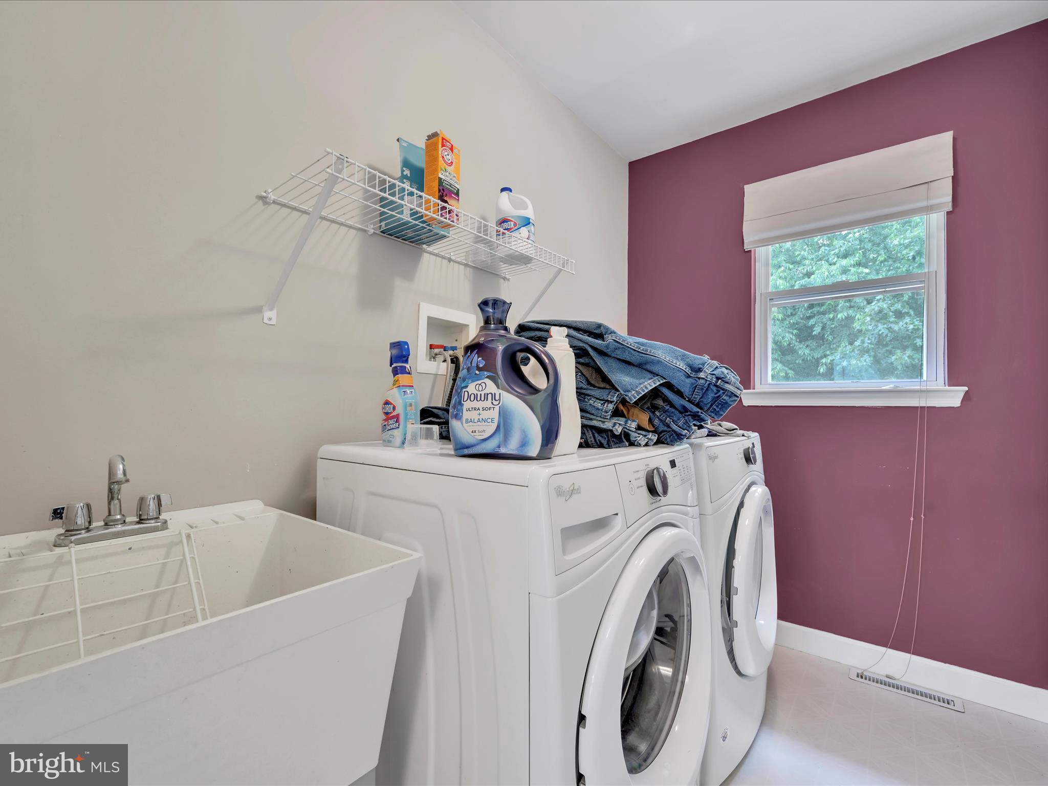 15 Country Club Road Ashland, PA 17921 - Photo 29 of 39 a utility room with dryer and washer