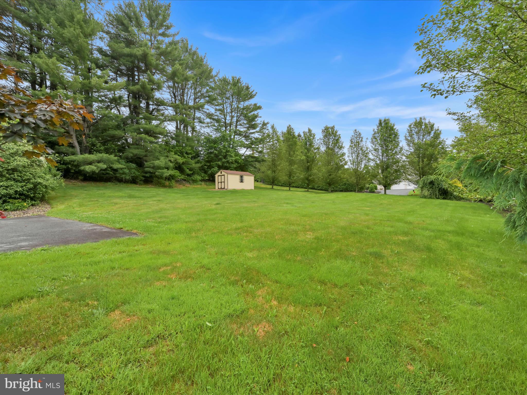 15 Country Club Road Ashland, PA 17921 - Photo 33 of 39 a backyard of a house with lots of green space