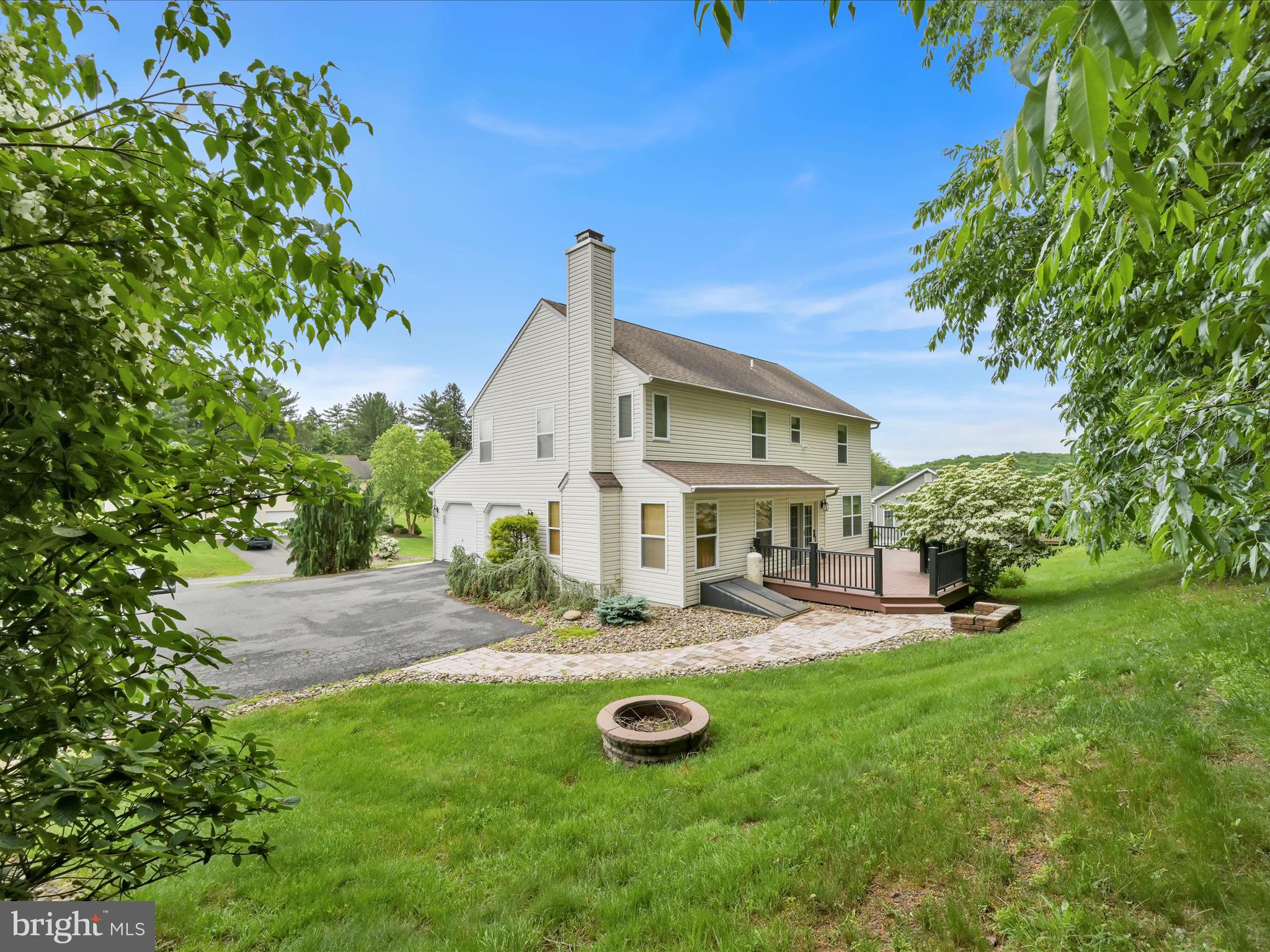 15 Country Club Road Ashland, PA 17921 - Photo 35 of 39 front view of a house with a yard