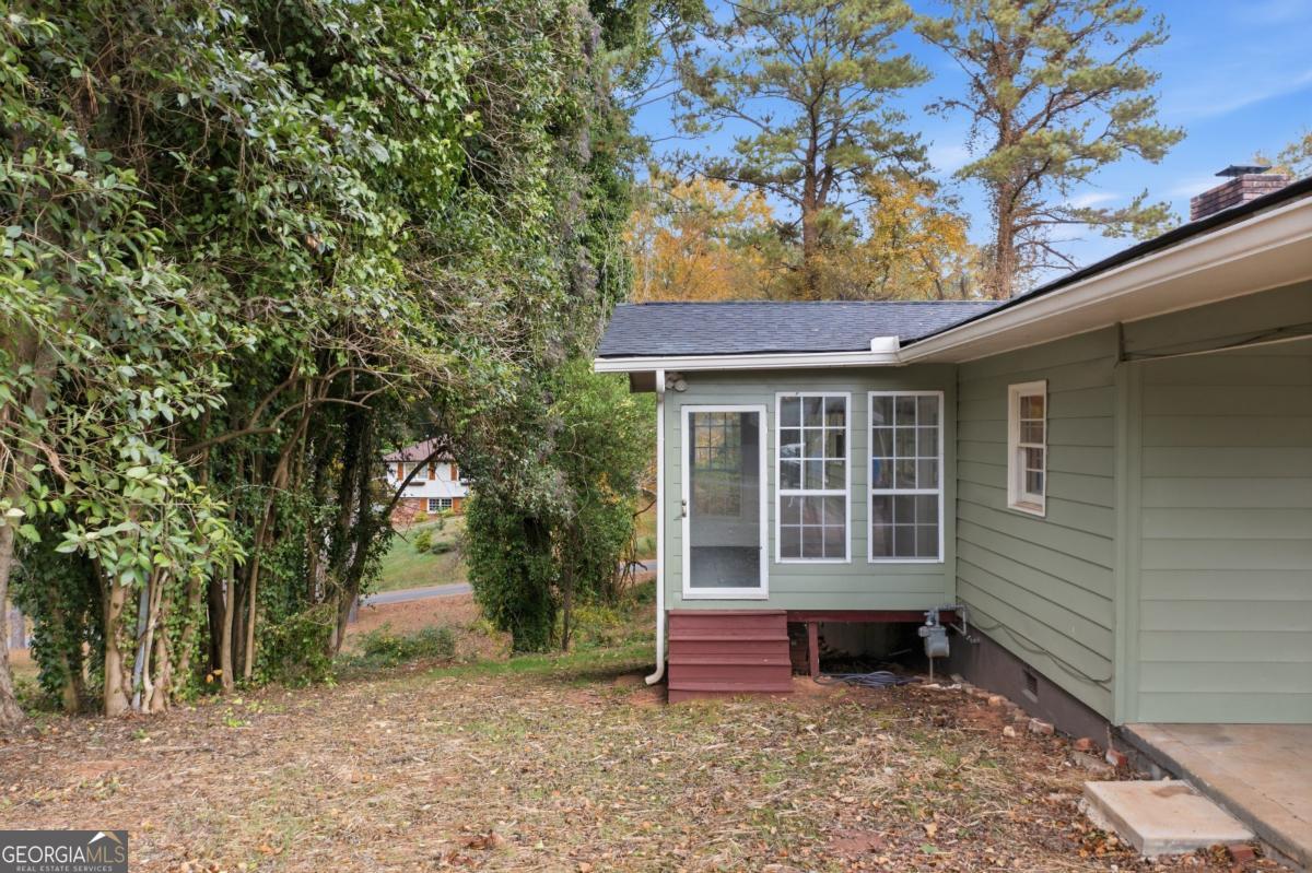 14 Mitchell Circle Rome, GA 30161 - Photo 6 of 39 a house with trees in front of it
