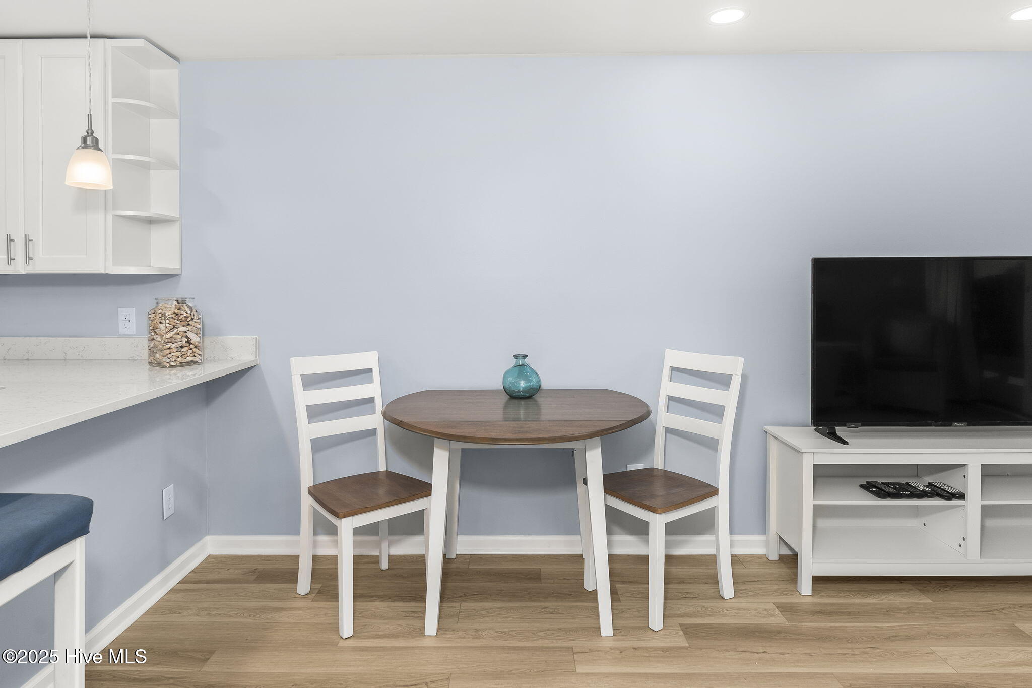 331 Salter Path Road, Unit 104 BEACHWALK Pine Knoll Shores, NC 28512 - Photo 16 of 47 Dining space