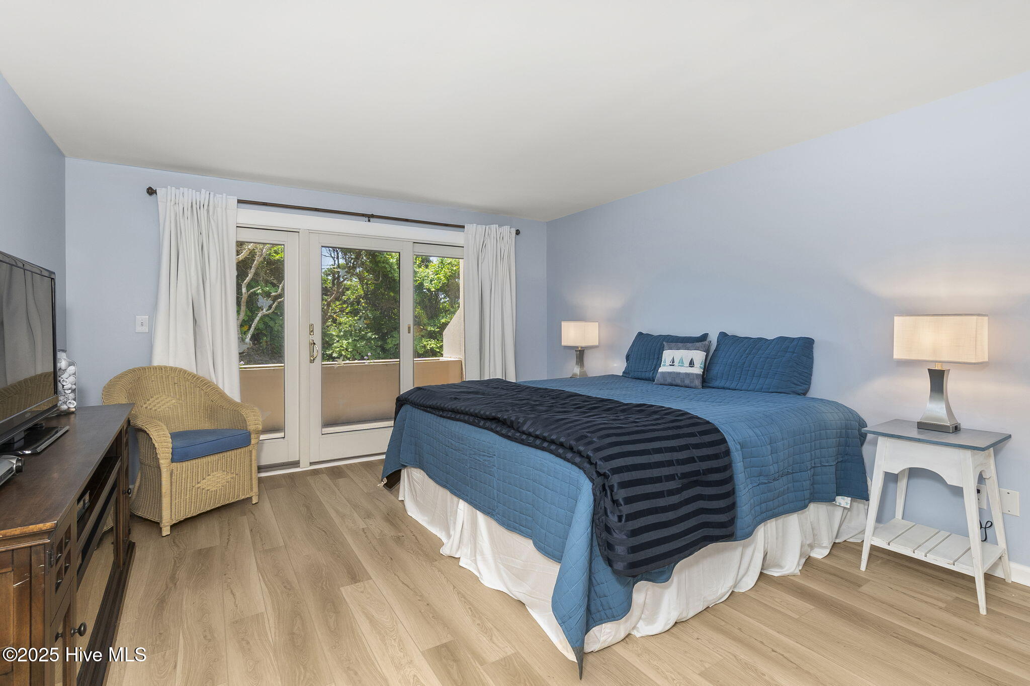 331 Salter Path Road, Unit 104 BEACHWALK Pine Knoll Shores, NC 28512 - Photo 17 of 47 Large primary bedroom suite