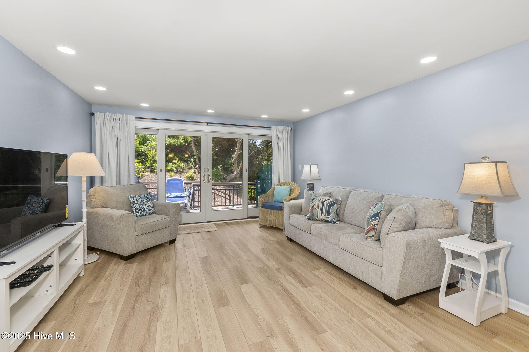 331 Salter Path Road, Unit 104 BEACHWALK Pine Knoll Shores, NC 28512 - Photo 2 of 47 Open living room