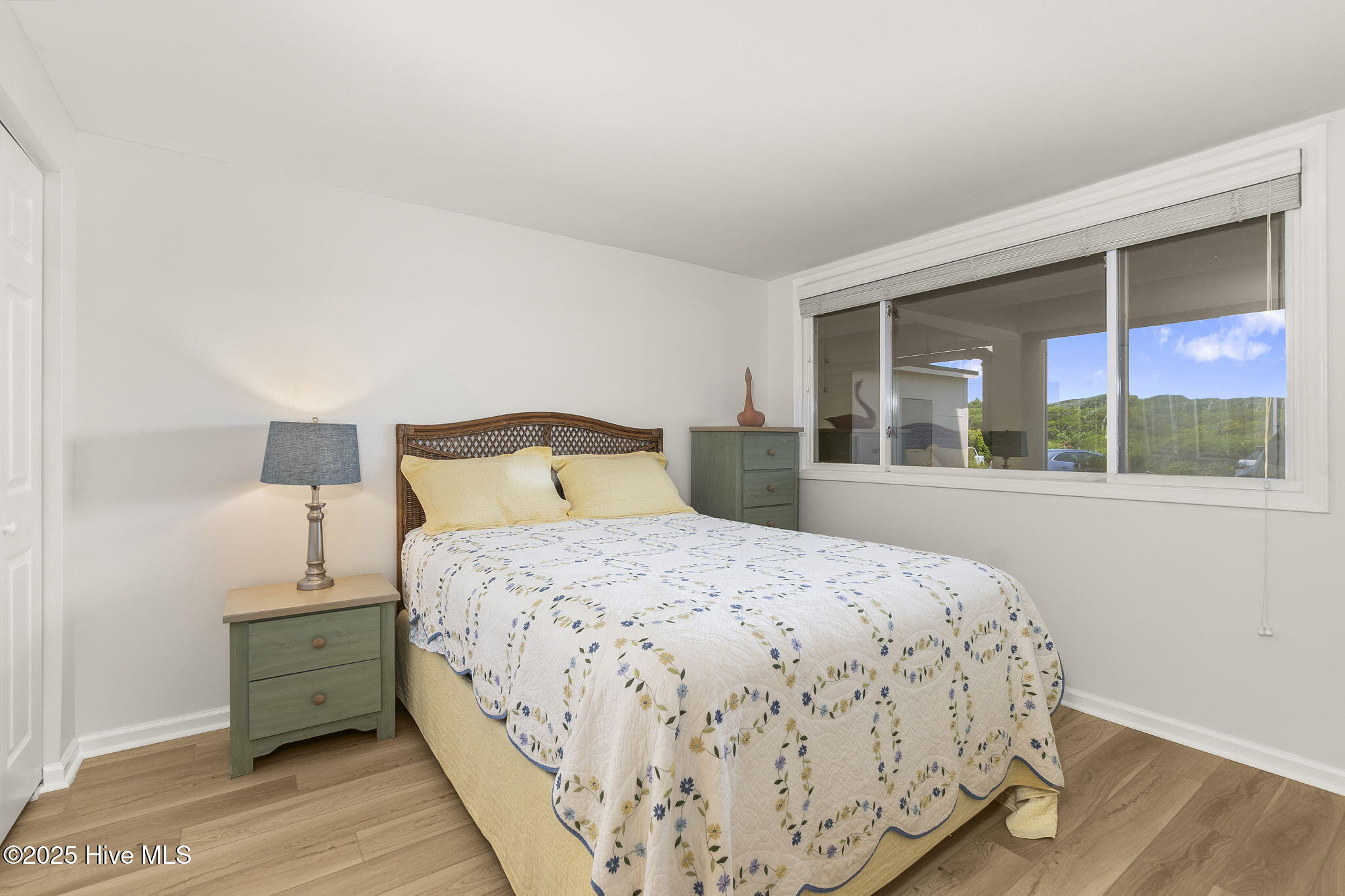 331 Salter Path Road, Unit 104 BEACHWALK Pine Knoll Shores, NC 28512 - Photo 21 of 47 Guest bedroom 1 suite