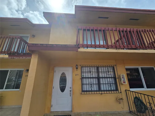 $2,150 | 2211 West 52nd Street, Unit 207, Hialeah, FL 33016