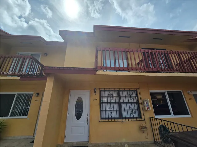 $2,150 | 2211 West 52nd Street, Unit 207, Hialeah, FL 33016