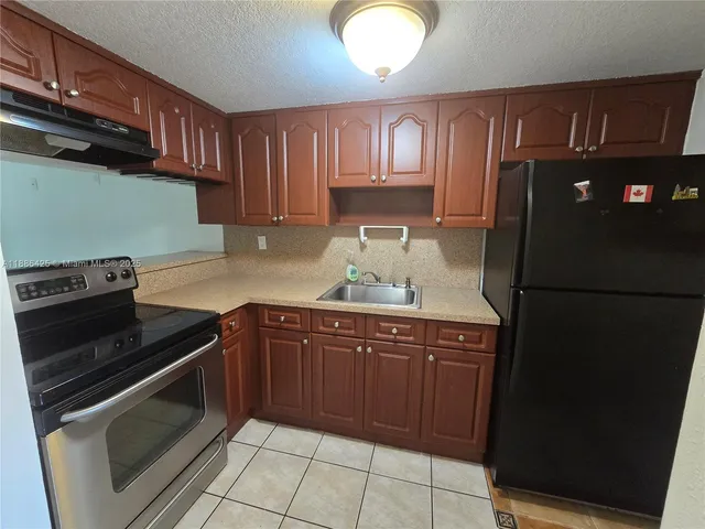 $2,150 | 2211 West 52nd Street, Unit 207, Hialeah, FL 33016