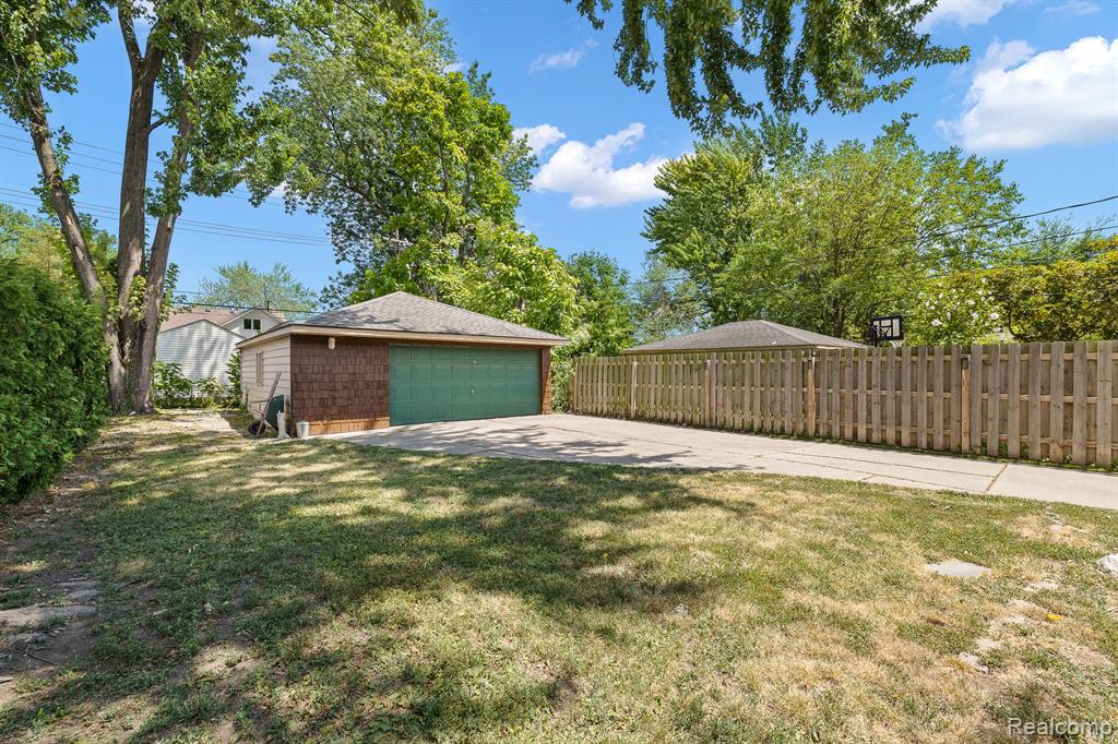 1730 Littlestone Road Grosse Pointe Woods, MI 48236 - Photo 39 of 45