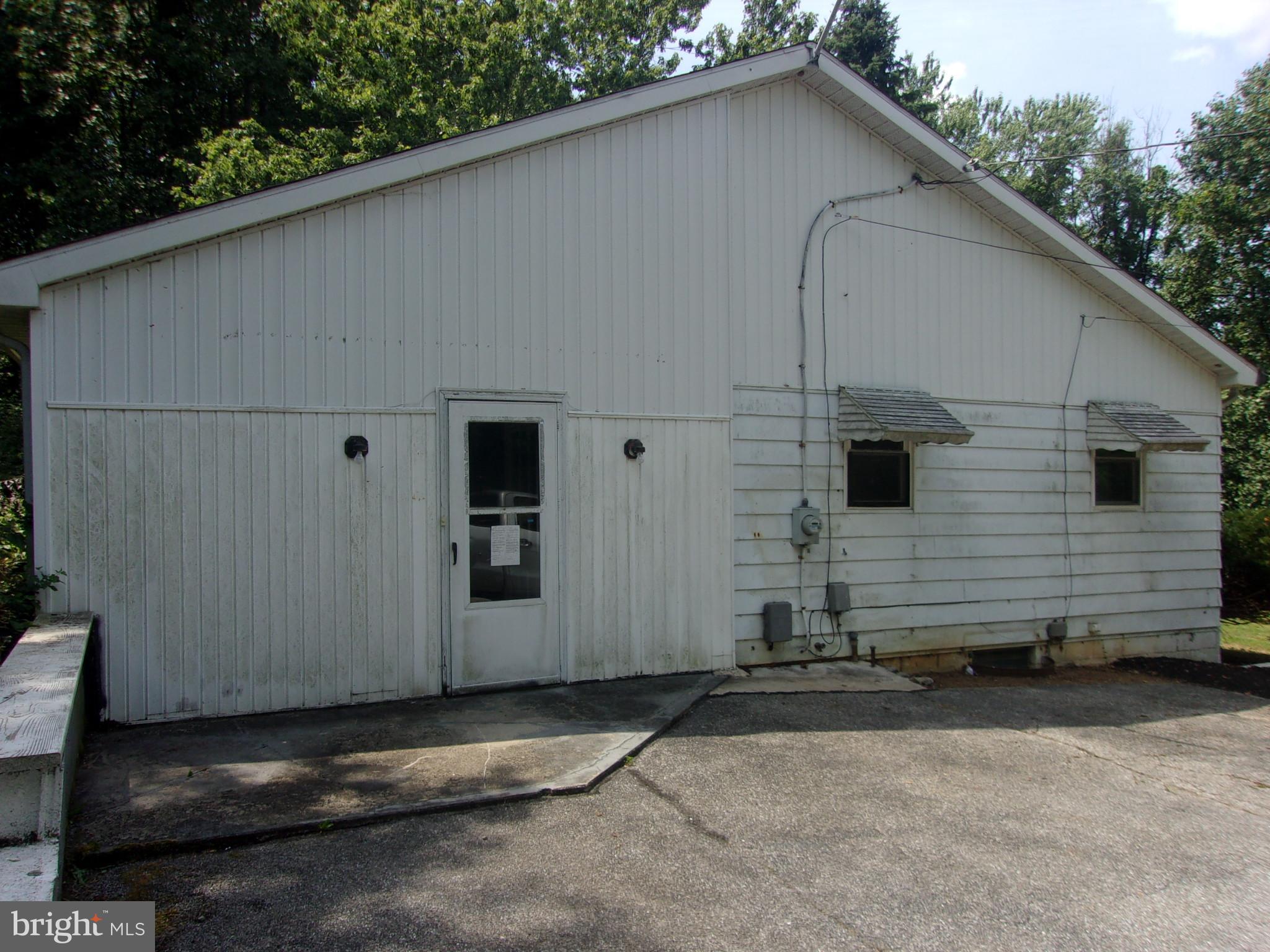 940 Burkholder Road Red Lion, PA 17356 - Photo 9 of 35