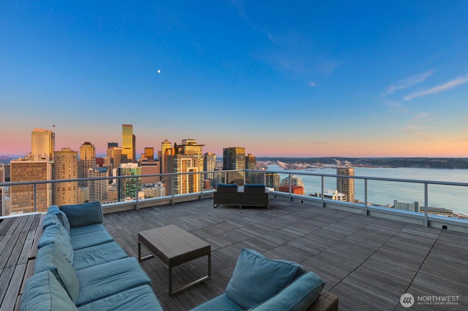 588 Bell Street, Unit 2102S Seattle, WA 98121 - Photo 34 of 37