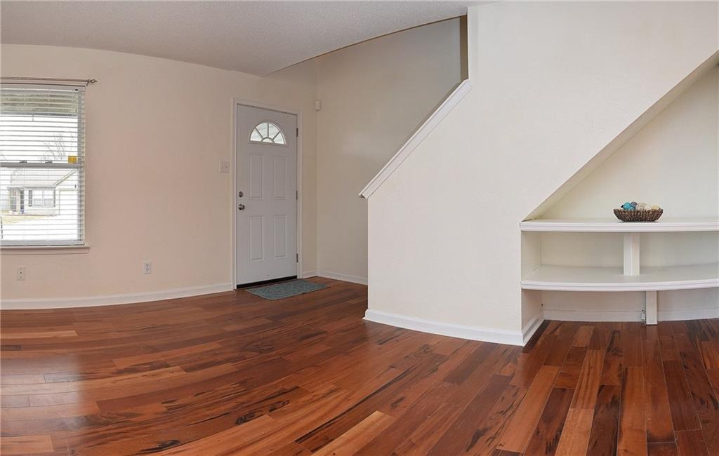 7505 Redcliff Road Indianapolis, IN 46256 - Photo 3 of 32 Gallery Image 3