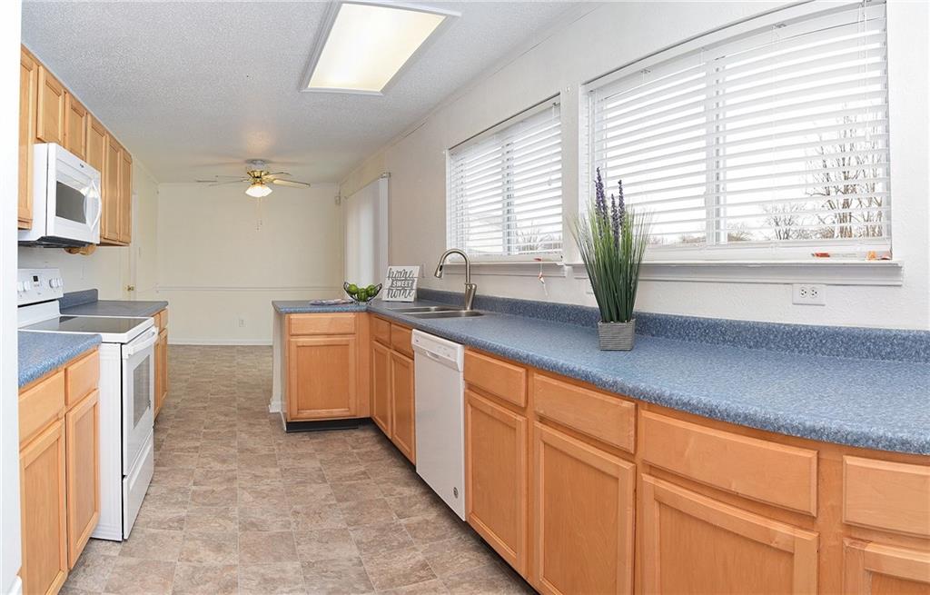 7505 Redcliff Road Indianapolis, IN 46256 - Photo 10 of 32 Gallery Image 10