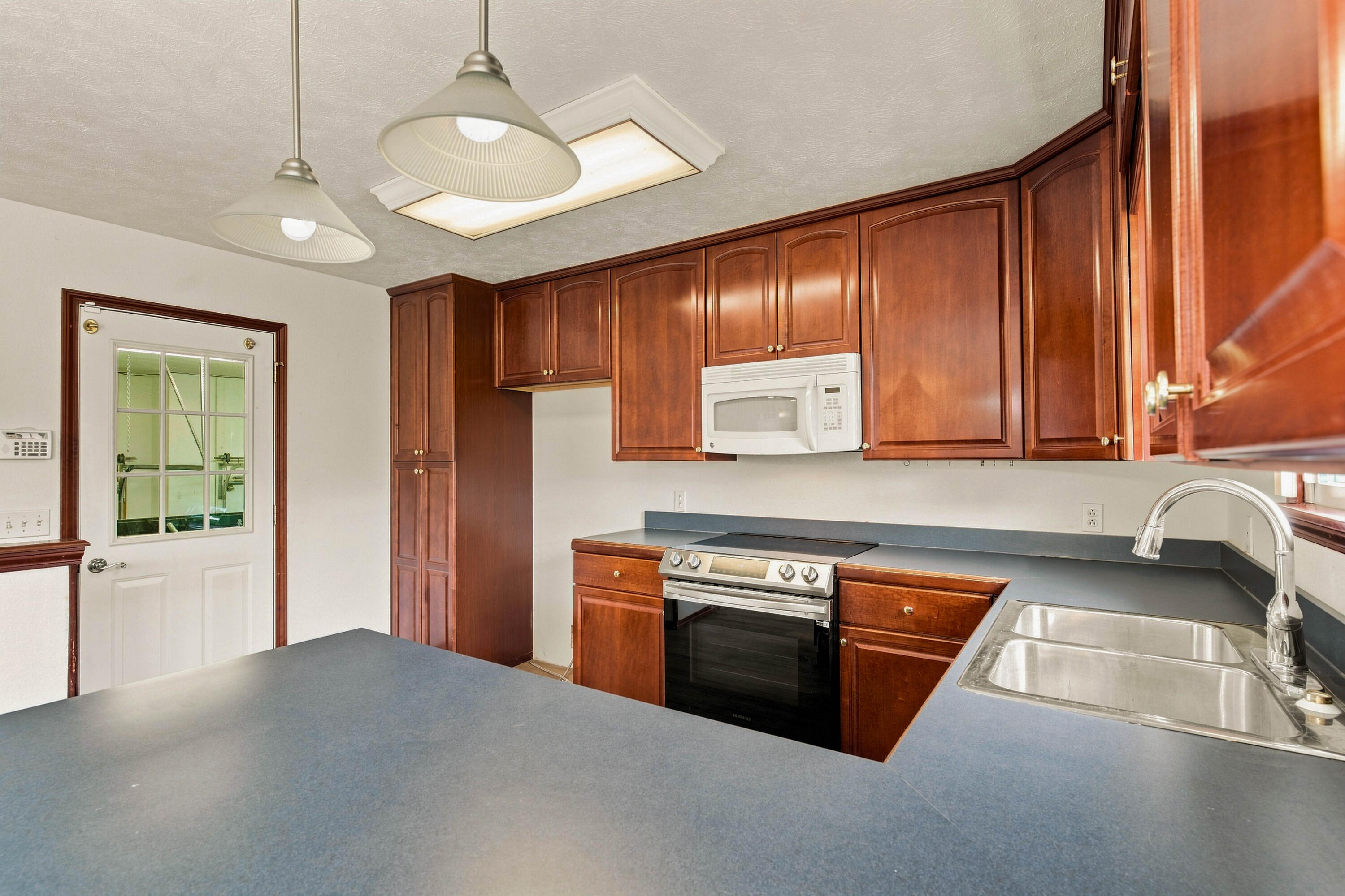 208 Miller Way Monett, MO 65708 - Photo 10 of 54 IMG_1585