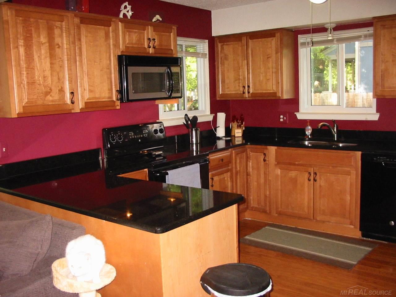 742 Miller Road Lake Orion, MI 48362 - Photo 2 of 14 31326378-1.JPG