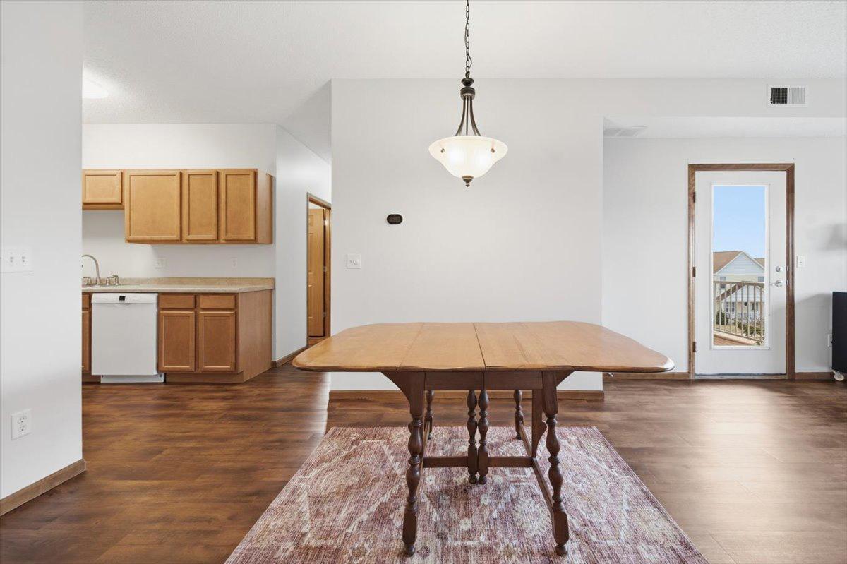 114200 Hundertmark Road, Unit 212 Chaska, MN 55318 - Photo 12 of 29