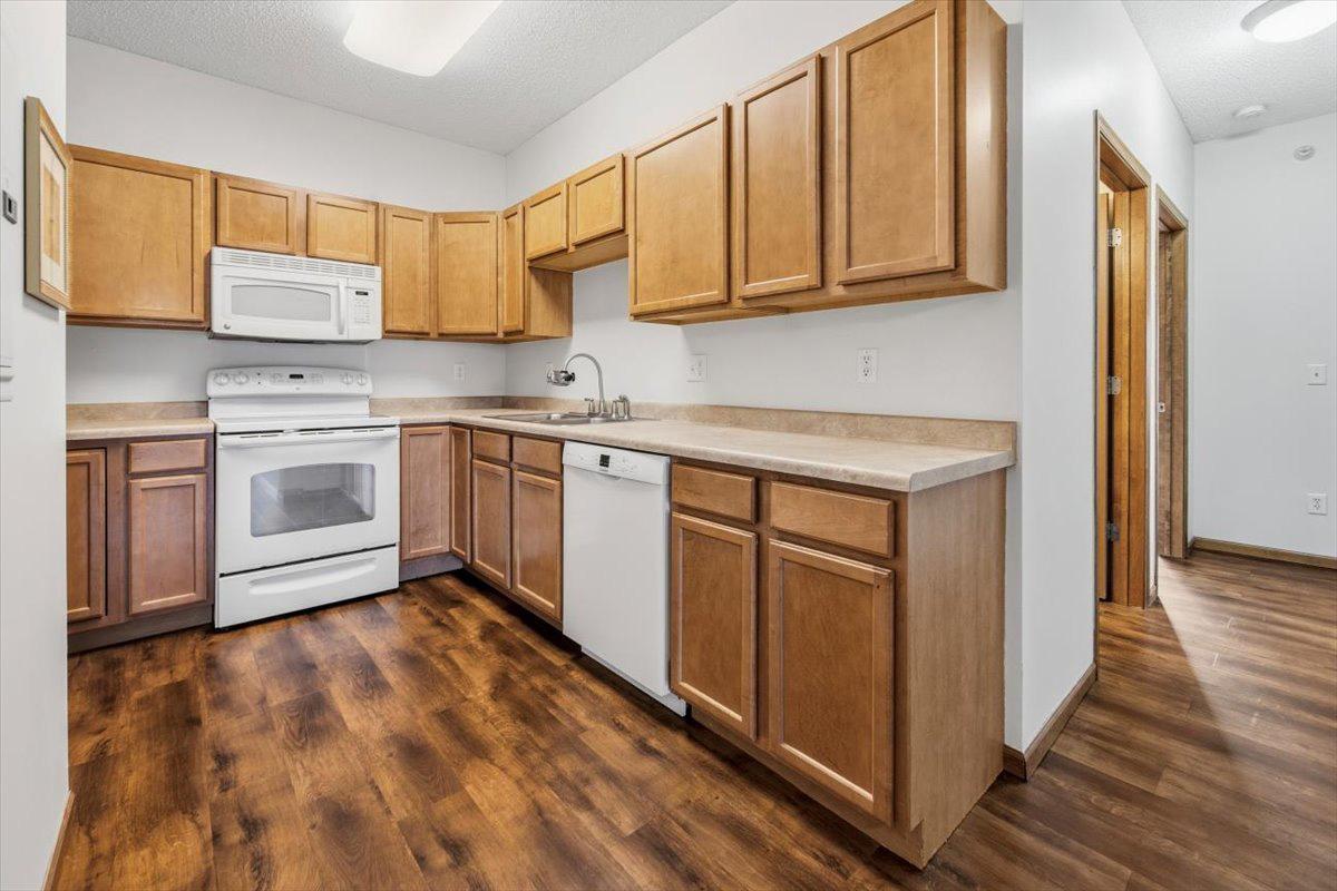 114200 Hundertmark Road, Unit 212 Chaska, MN 55318 - Photo 13 of 29