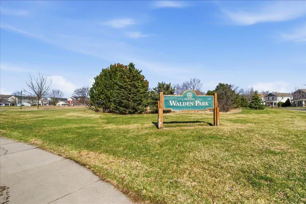 $196,500 | 114200 Hundertmark Road, Unit 212, Chaska, MN 55318