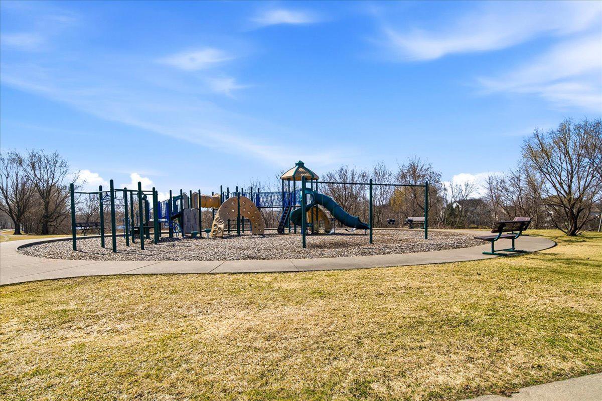 114200 Hundertmark Road, Unit 212 Chaska, MN 55318 - Photo 6 of 29