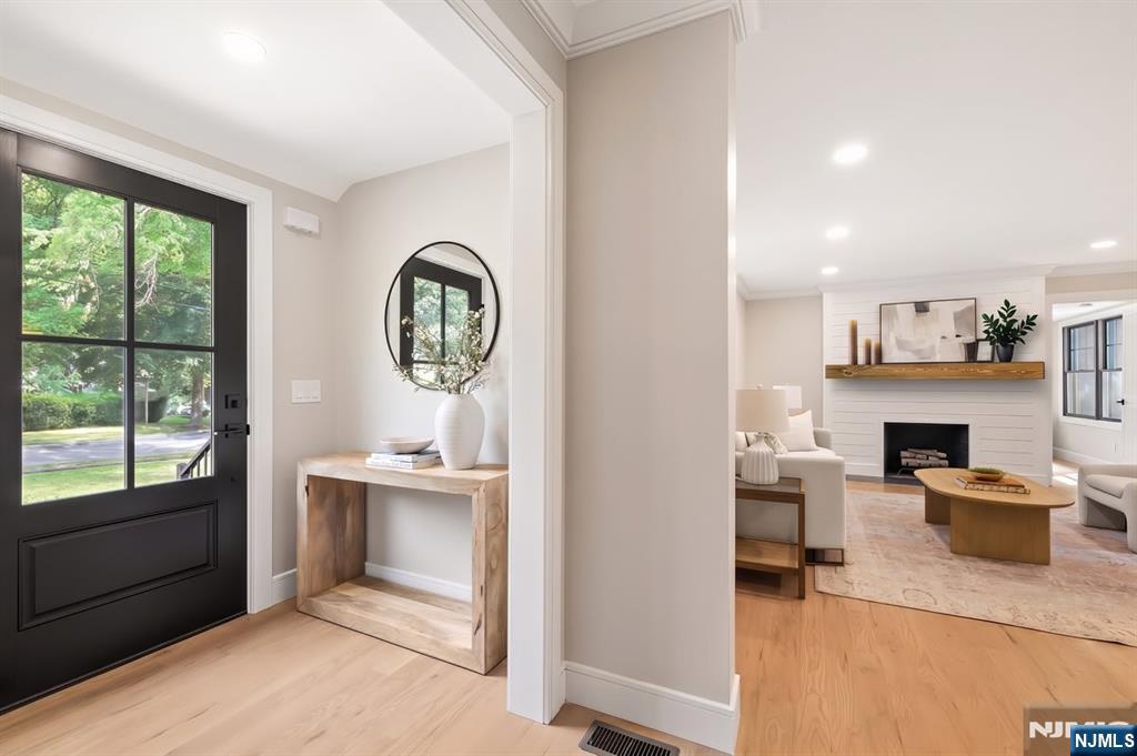 220 Orchard Place Ridgewood, NJ 07450 - Photo 8 of 41 Gallery Image 8