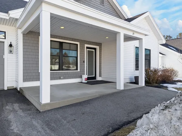 $700,000 | 19 Mill Commons Drive, Unit 19, Scarborough, ME 04074