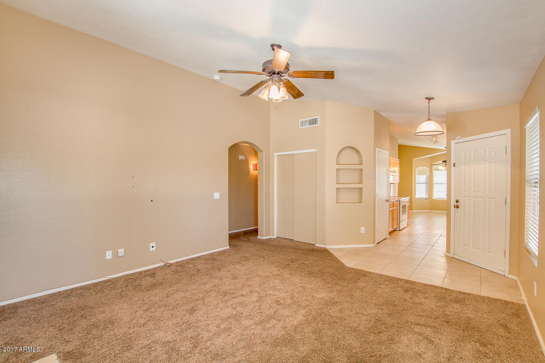 4620 East Mossman Road Phoenix, AZ 85050 - Photo 5 of 47 05-Mossman