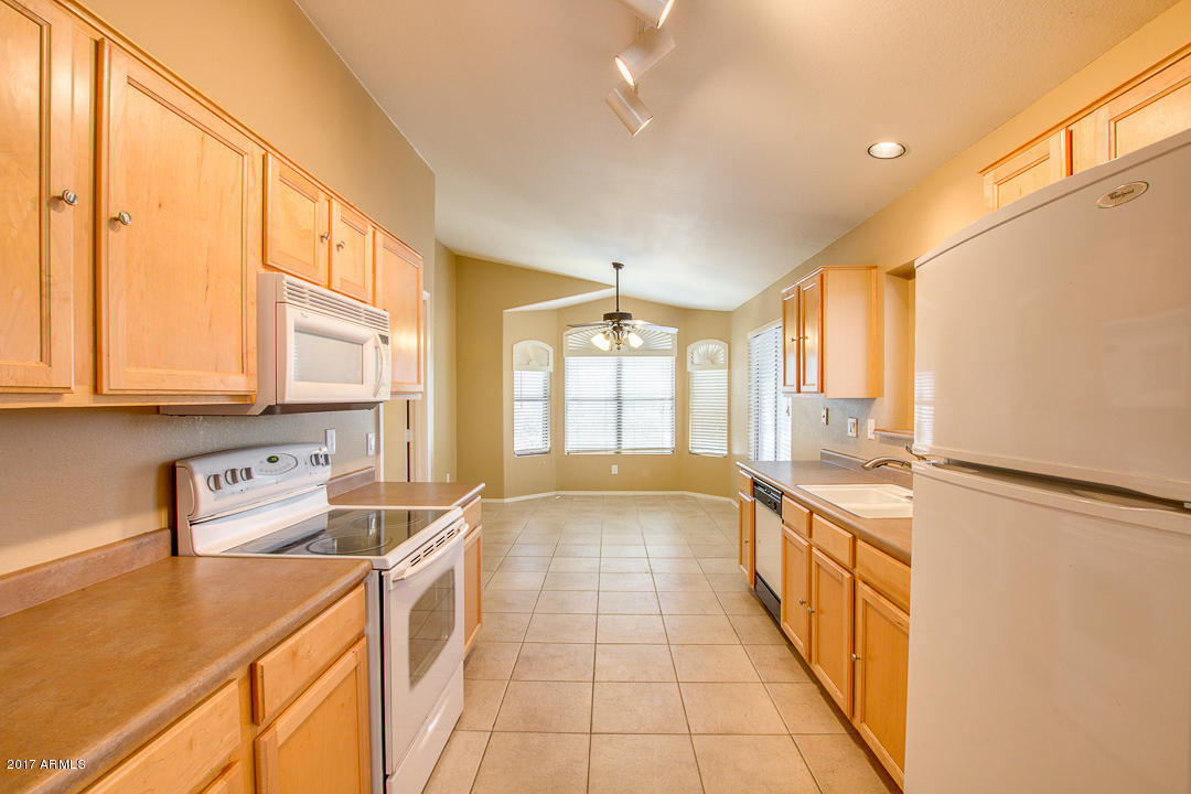4620 East Mossman Road Phoenix, AZ 85050 - Photo 8 of 47 08-Mossman