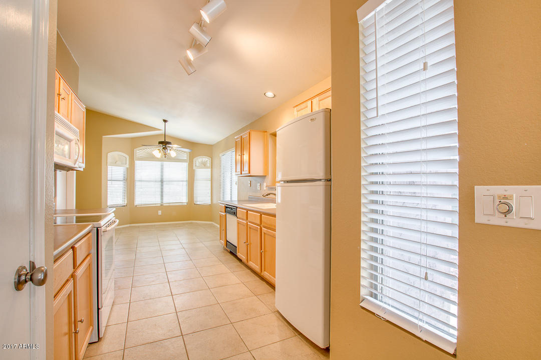 4620 East Mossman Road Phoenix, AZ 85050 - Photo 9 of 47 09-Mossman