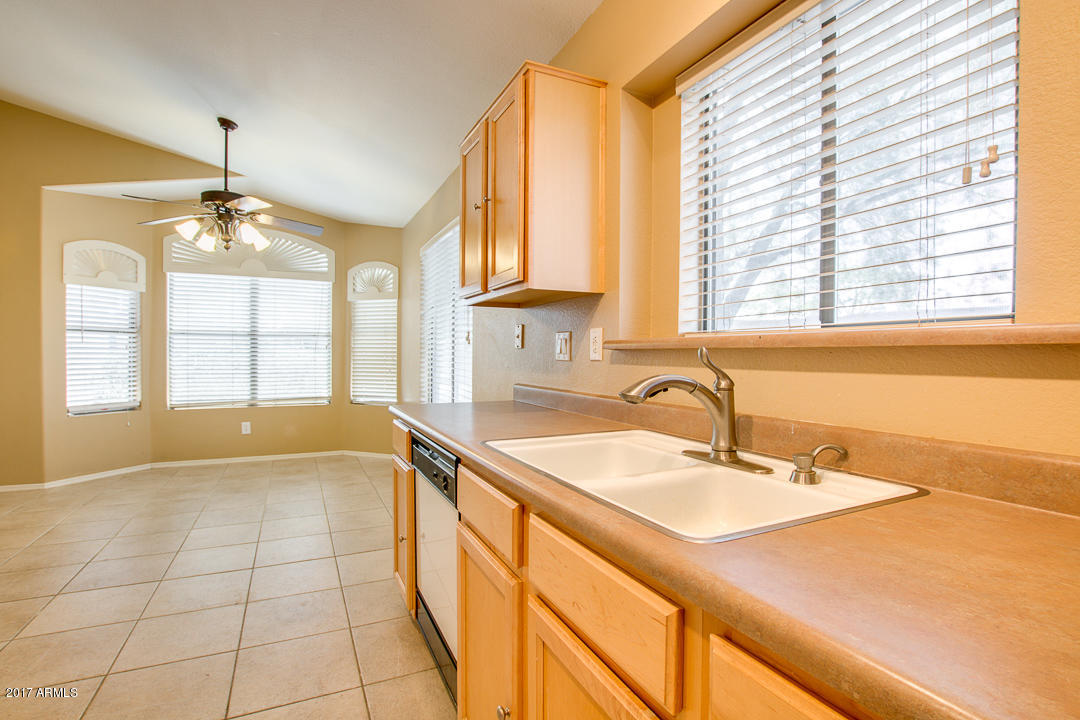 4620 East Mossman Road Phoenix, AZ 85050 - Photo 10 of 47 10-Mossman