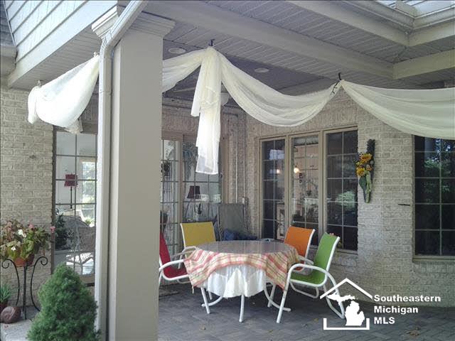 1023 Abbey Road Monroe, MI 48161 - Photo 18 of 20 back patio