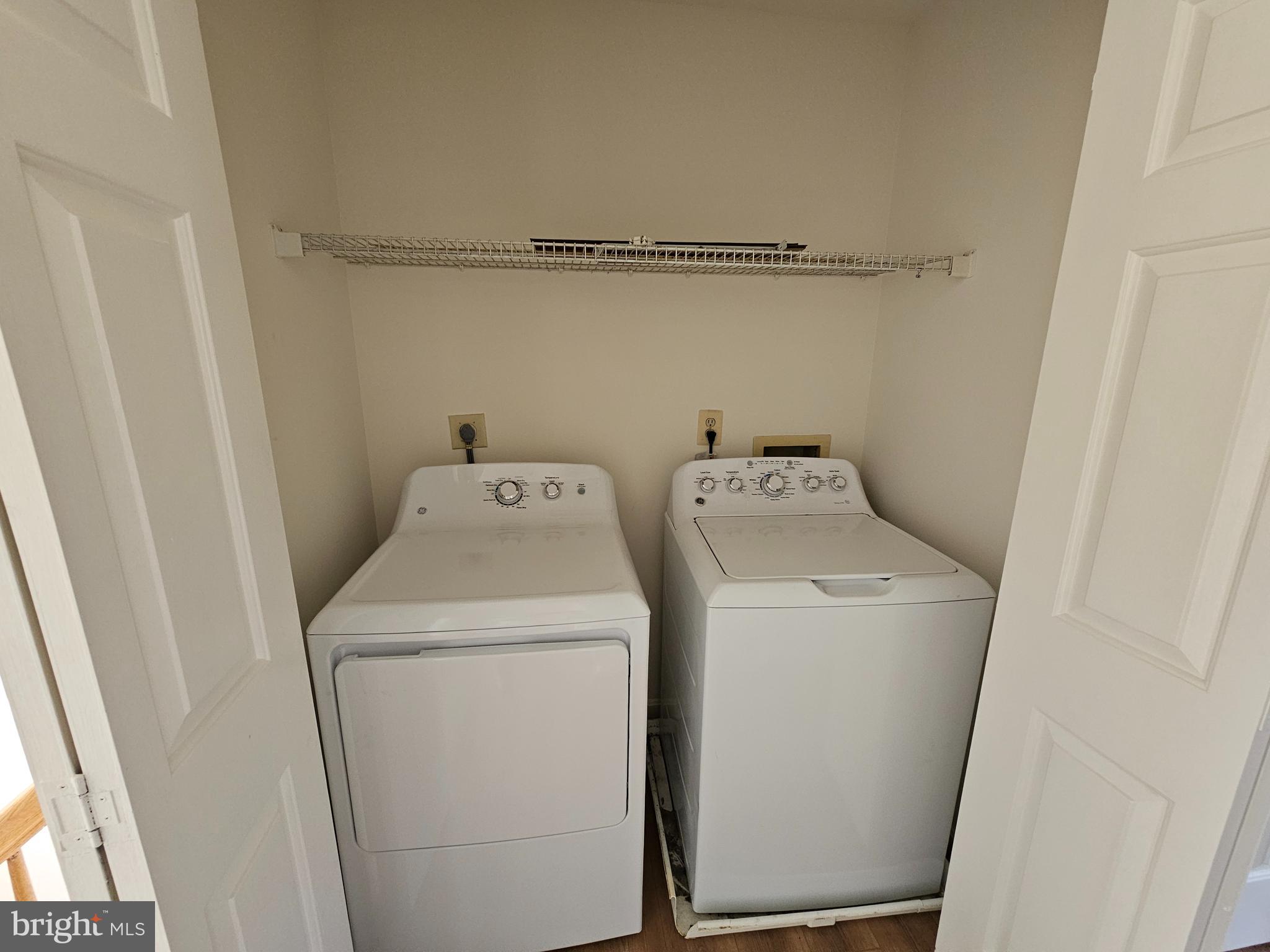 6306 Over See Court Springfield, VA 22152 - Photo 18 of 30 a utility room with dryer and washer