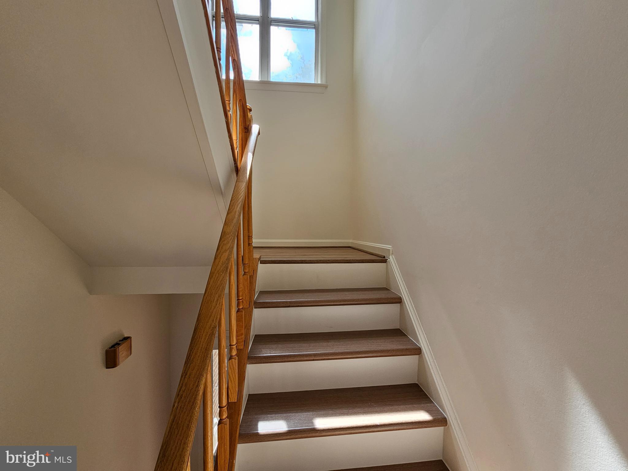 6306 Over See Court Springfield, VA 22152 - Photo 8 of 30 a view of entryway