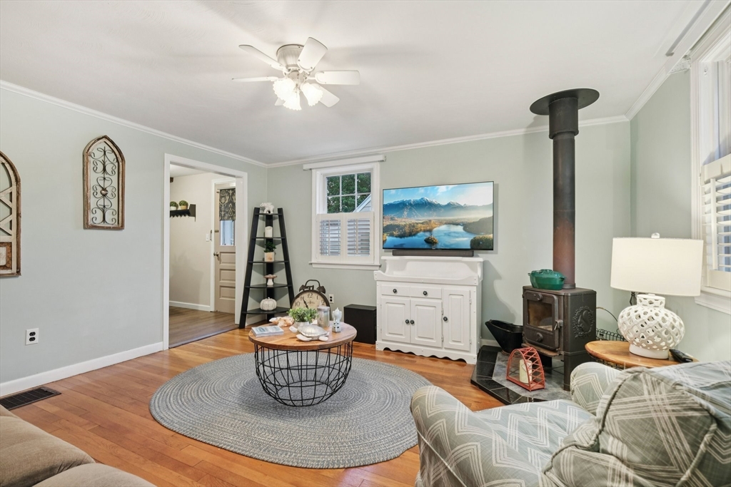 95 Fuller Road Weymouth, MA 02191 - Photo 3 of 28 Gallery Image 3