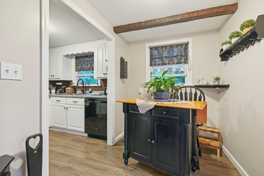 95 Fuller Road Weymouth, MA 02191 - Photo 7 of 28 Gallery Image 7