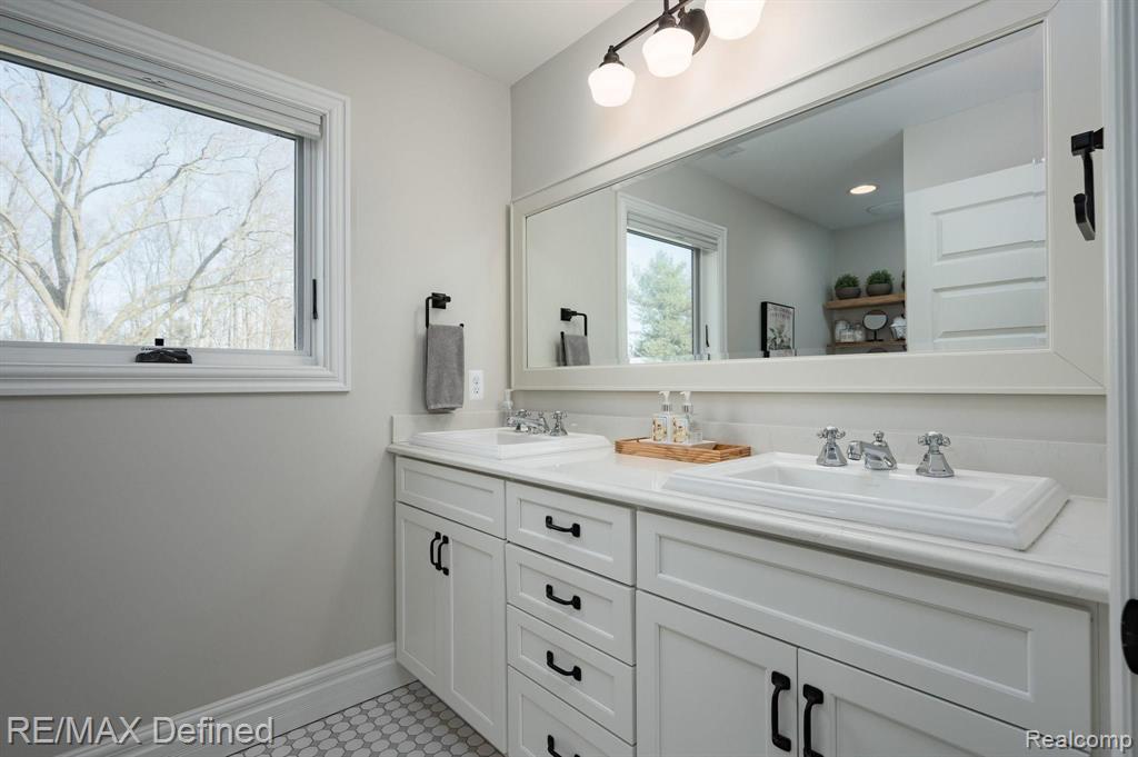 5515 Orion Road Rochester, MI 48306 - Photo 44 of 68