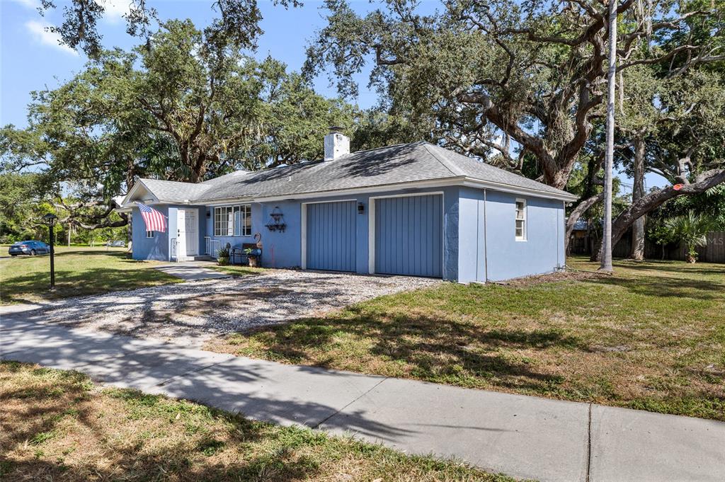 2027 Pinecrest Way Clearwater, FL 33755 - Photo 6 of 47 a house view with a outdoor space