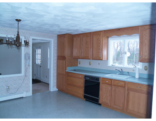 111 Parker Road Chelmsford, MA 01824 - Photo 7 of 14