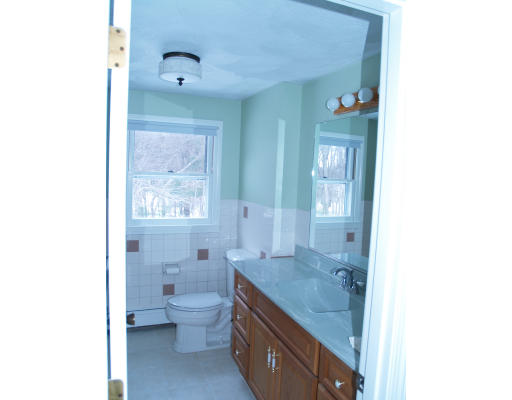 111 Parker Road Chelmsford, MA 01824 - Photo 9 of 14