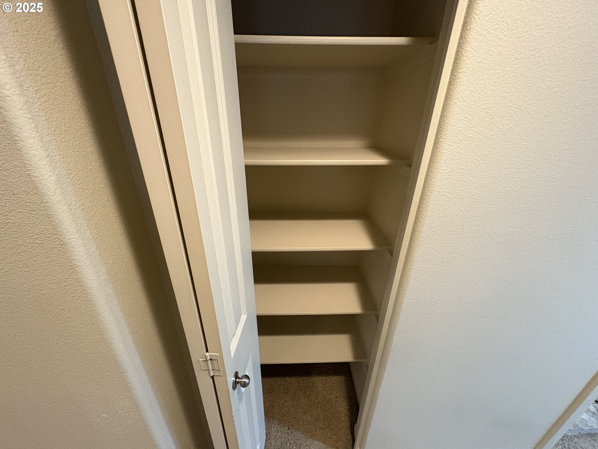 10552 Northeast Gateway Street Hillsboro, OR 97006 - Photo 20 of 41 a view of walk in closet