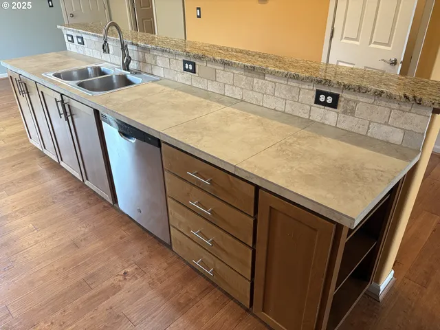 $519,500 | 10552 Northeast Gateway Street, Hillsboro, OR 97006