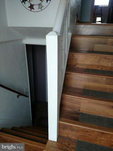 1584 Hossler Road Manheim, PA 17545 - Photo 33 of 39 stairway
