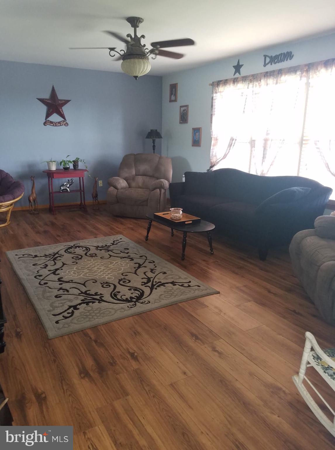 1584 Hossler Road Manheim, PA 17545 - Photo 5 of 39 Living room
