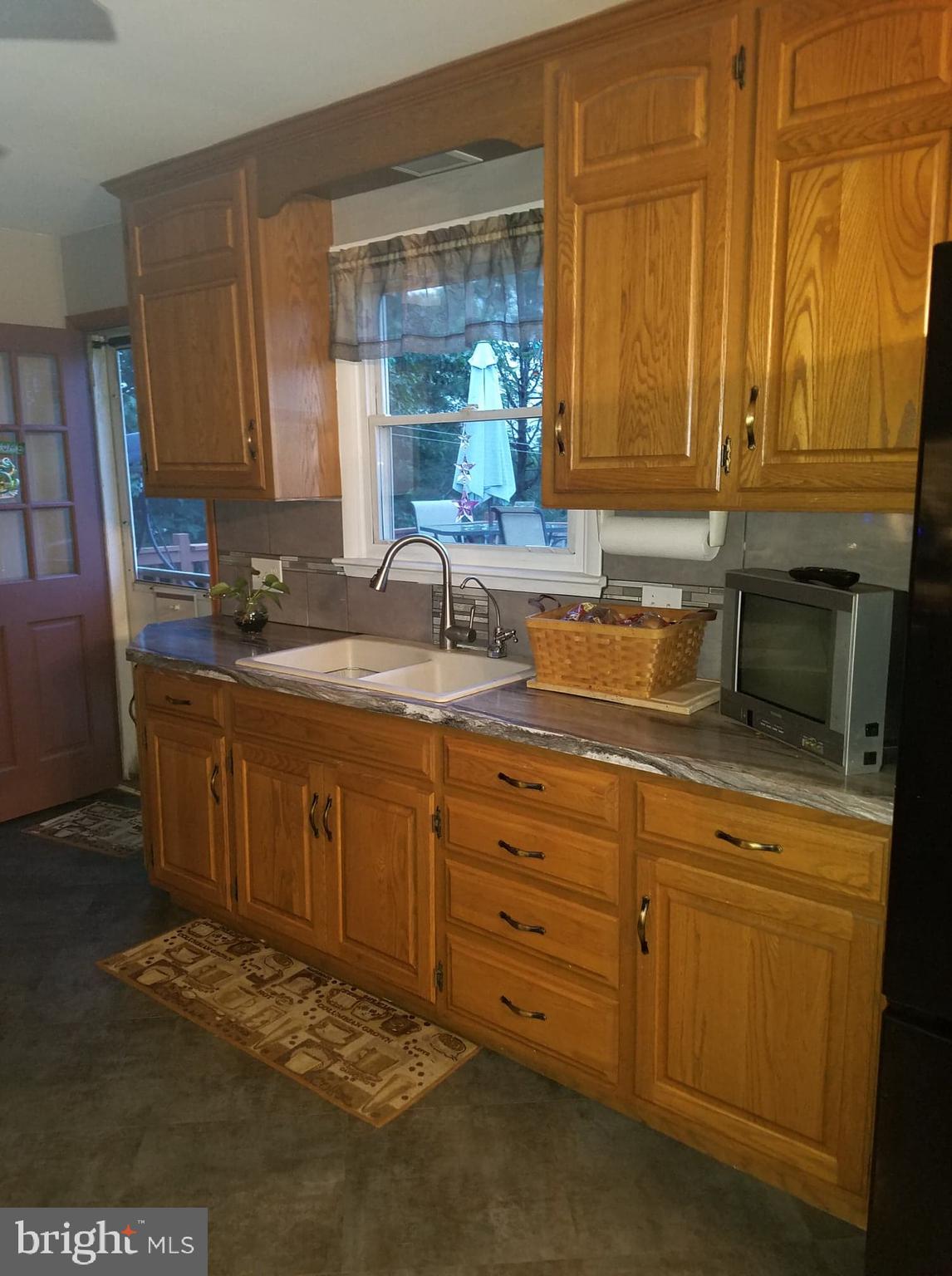 1584 Hossler Road Manheim, PA 17545 - Photo 6 of 39 Kitchen