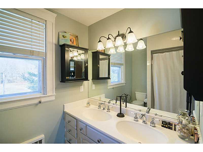 175 New Meadow Road Barrington, RI 02806 - Photo 16 of 20 Bathroom.